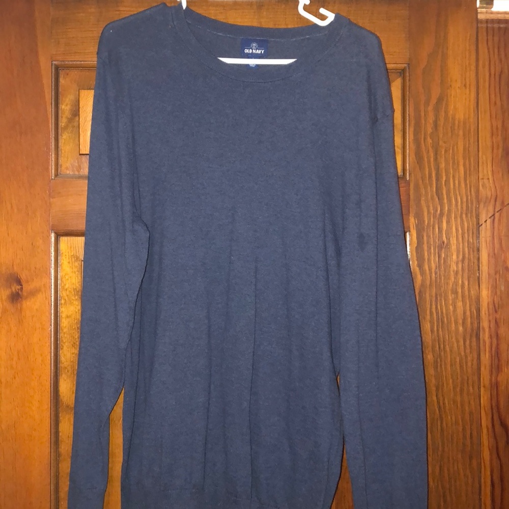 Men’s navel blue sweater